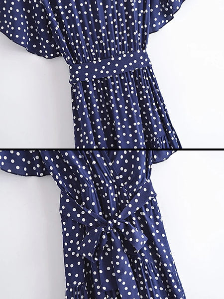 Détails robe bleu à pois